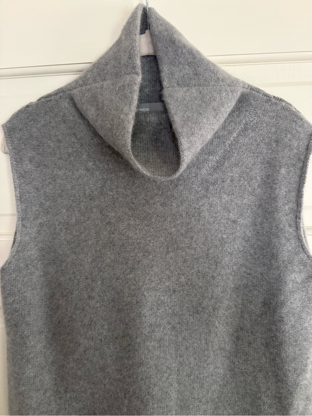 Vince 100% Cashmere Gray Sleeveless Turtleneck Sweater Vest